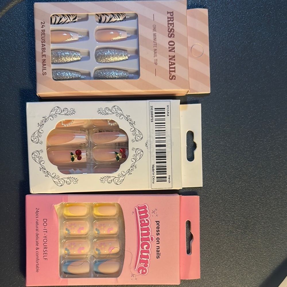 Chic Press-On Nails Set - Nude, Silver, Pink